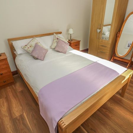 Broadford Farm Bungalow Kidwelly Esterno foto